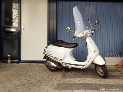 Vespa LX 50 wit